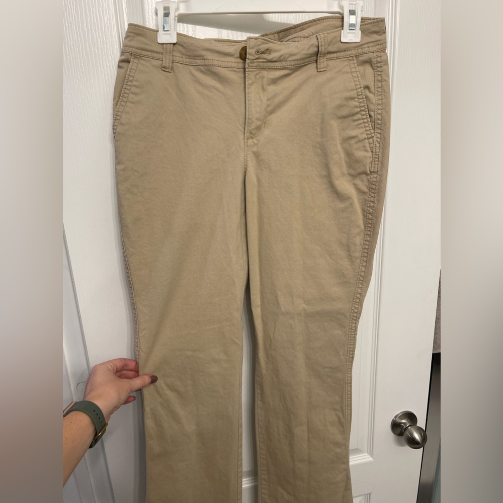 Old Navy women’s khaki pants